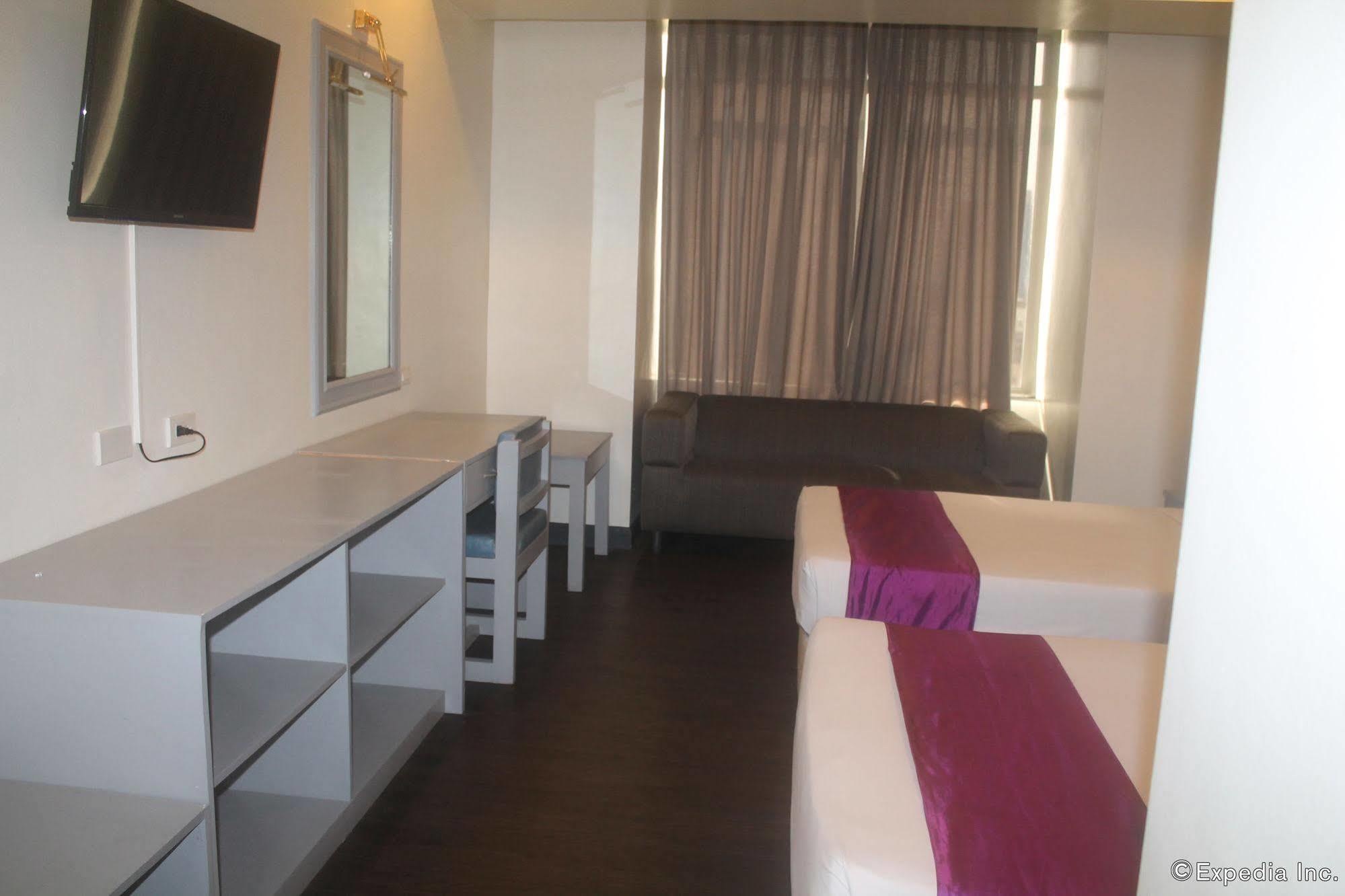 V Hotel Manila Kültér fotó